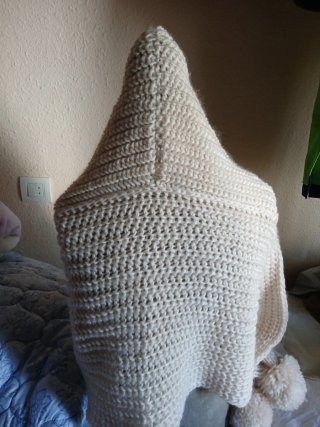 Bufanda de punto con gorro,beige. nueva