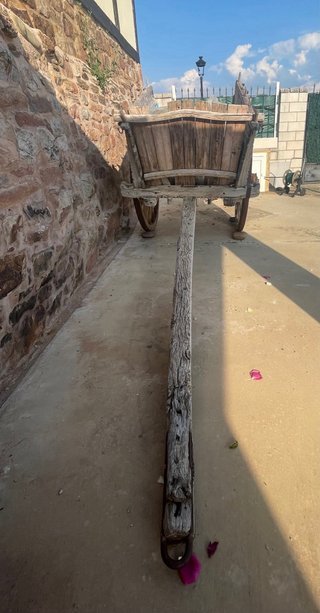 Carro de madera antiguo