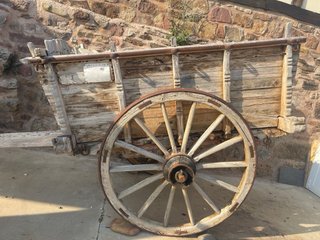 Carro de madera antiguo