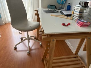 Mesa estudio madera blanca caballete