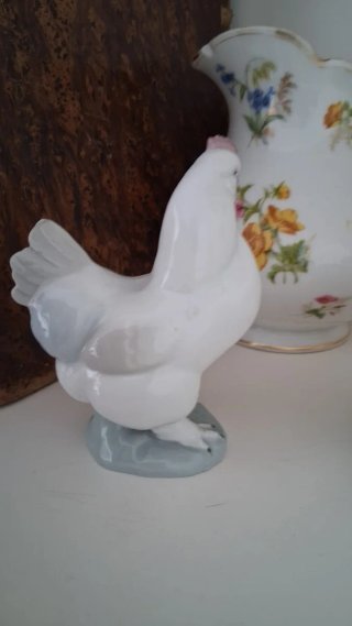 Antiguedad Figura de gallina- porcelana alemana