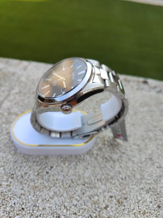 Reloj Lorus Solar 10BAR Negro/Plata