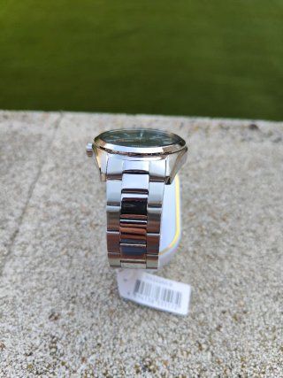 Reloj Lorus Solar 10BAR Negro/Plata
