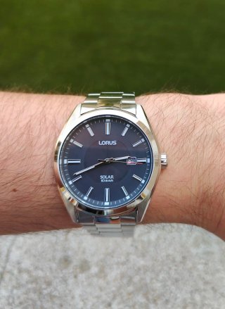 Reloj Lorus Solar 10BAR Negro/Plata
