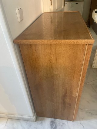 Mueble de madera hecho a mano
