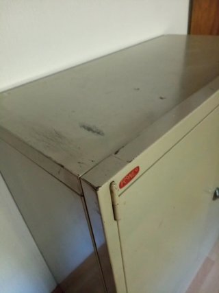 Mueble metálico de oficina gris