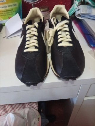 Nike Deportivos Negro y Beige