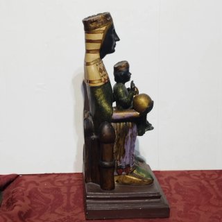 Figura Virgen de Montserrat