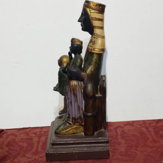 Figura Virgen de Montserrat