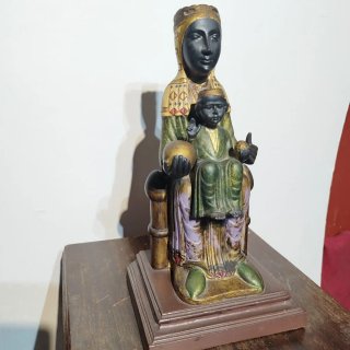 Figura Virgen de Montserrat
