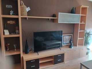 Mueble de comedor madera y cristal