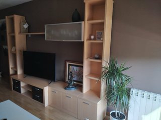 Mueble de comedor madera y cristal