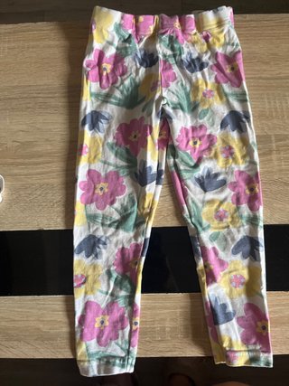 Pantalón niña estampado floral talla 4-5 años
