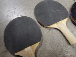 Set 4 Racchette Ping Pong Legno Gomma Nera
