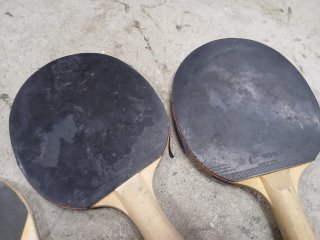 Set 4 Racchette Ping Pong Legno Gomma Nera