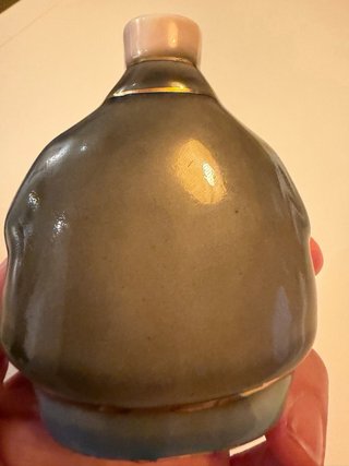 Antiche caraffe per liquori in porcellana smaltata