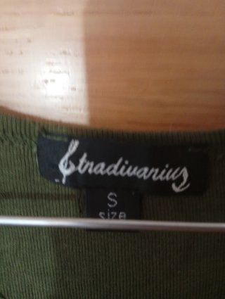 Camiseta tirantes Stradivarius verde talla S