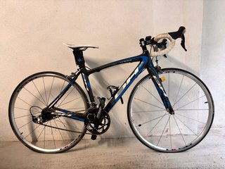 Bicicleta carretera BH carbono mujer