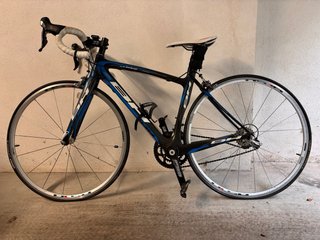 Bicicleta carretera BH carbono mujer