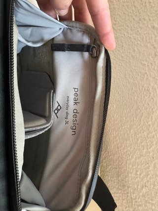 Peak Design Everyday Sling 3L Negra