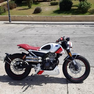 Moto Mondial 125cc Roja y Blanca