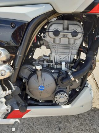 Moto Mondial 125cc Roja y Blanca