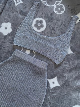 Conjunto falda y top plateado