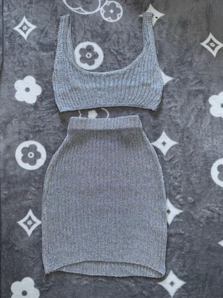 Conjunto falda y top plateado