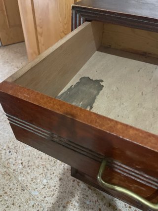 Mueble de madera marrón. Antiguo.