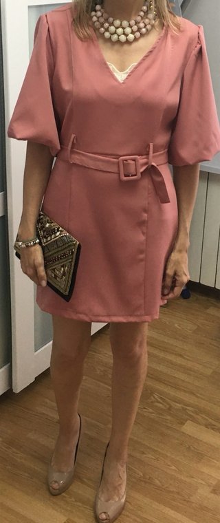 Vestido corto rosa mangas abullonadas