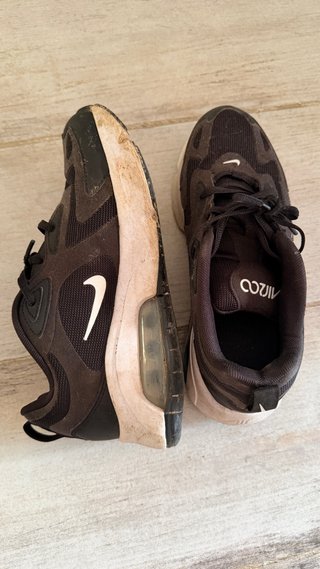 Zapatillas Nike Air Max 200 Negras y Blancas