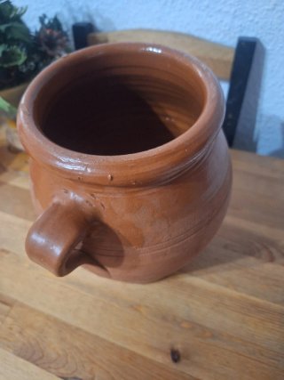 Orza de barro con asas
