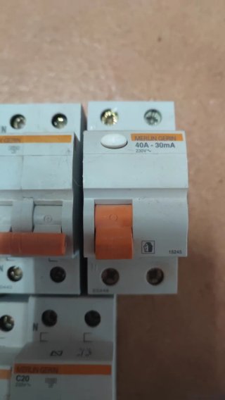 Diferenciales Merlin Gerin C10, C16, C25