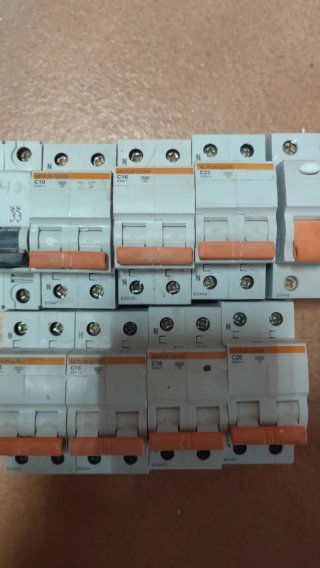 Diferenciales Merlin Gerin C10, C16, C25
