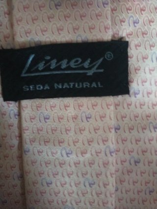 Corbata rosa y gris