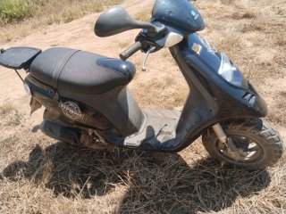 Piaggio Typhoon Scooter Negra