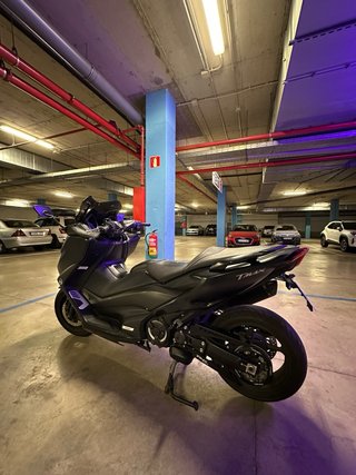 Yamaha Tmax 560 Negra