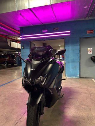 Yamaha Tmax 560 Negra