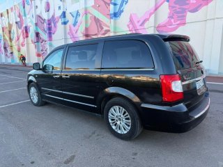 Lancia Voyager 2013