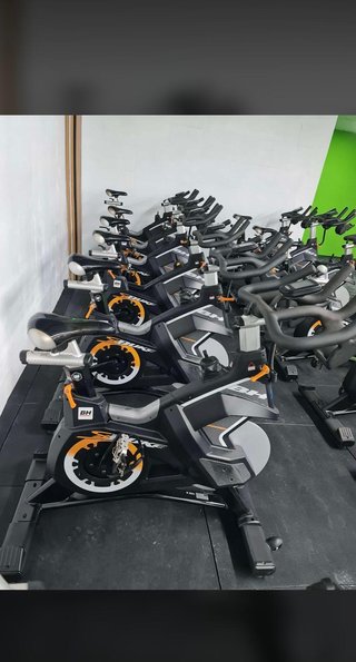 Macchina da palestra con spedizione in tutta la Spagna