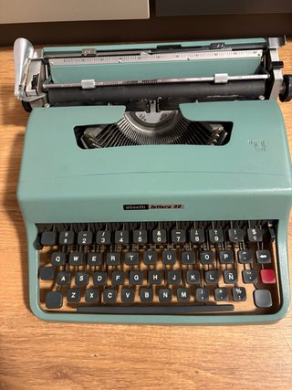 Máquina de escribir Olivetti Lettera 32