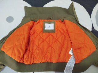 Cazadora bomber chica corta verde sin estrenar