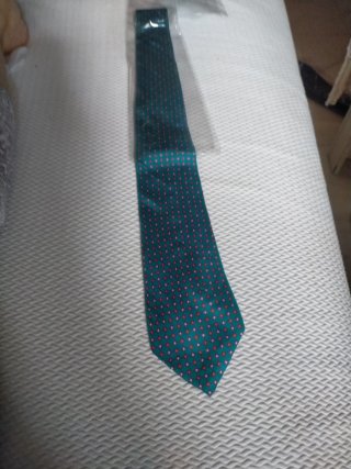 Corbata verde con estampado geométrico