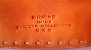Bolso de mano de cuero marrón