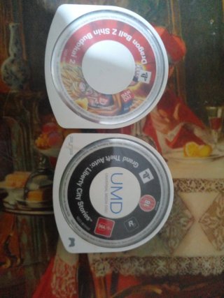 Jogo de play4 com dois de PSP e um de Game Boy