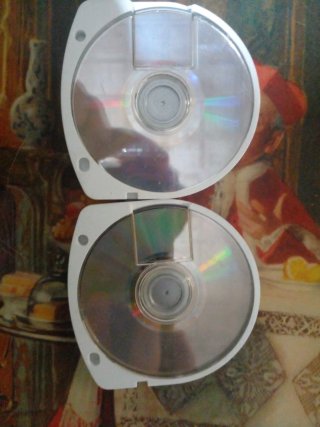 Jogo de play4 com dois de PSP e um de Game Boy
