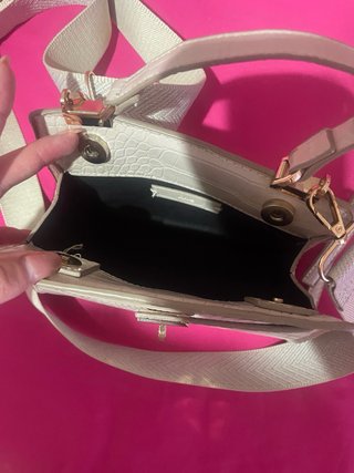 Bolso beige efecto cocodrilo con doble correa