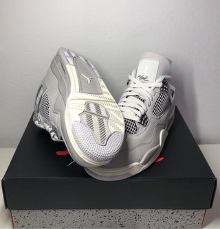 Jordan 4 Retro Frozen Moments