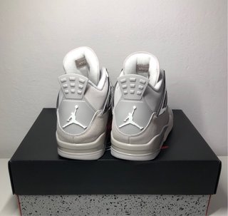 Jordan 4 Retro Frozen Moments