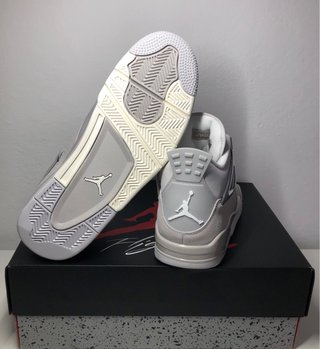 Jordan 4 Retro Frozen Moments
